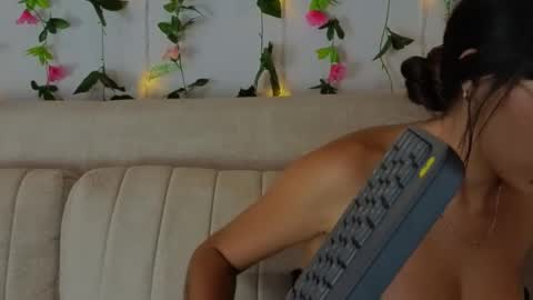 Snapshot of melodywinxxx chatting on 10/07/25, 02:20 Melody Winx online show from 10/07/25, 02:20