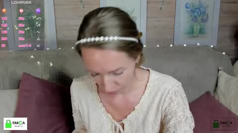 Snapshot of melodyys chatting on 09/28/25, 04:23 Melody My schedule this week Wednesday Thursday Sunday online show from 09/28/25, 04:23