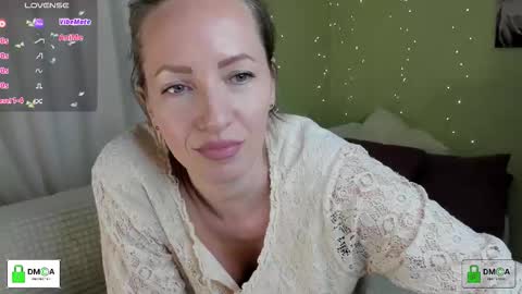 Snapshot of melodyys chatting on 11/23/25, 06:30 Melody My schedule this week Wednesday Thursday Sunday online show from 11/23/25, 06:30