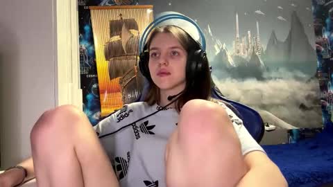 Hi Im Aria 18 years old online show from 03/07/26, 12:35