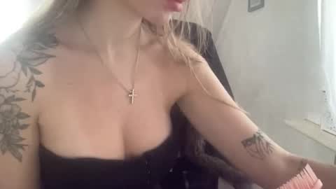 Melodie Sweet online show from 11/30/25, 10:08