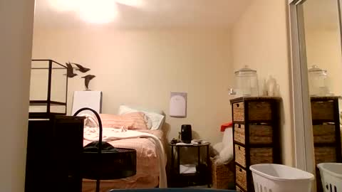 Snapshot of melxiss chatting on 09/21/25, 08:43 melxiss online show from 09/21/25, 08:43