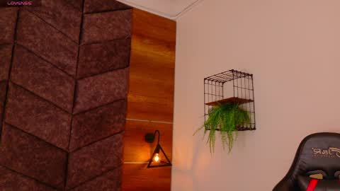  Memphis Williams  online show from 04/13/26, 02:50