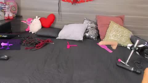  CRISTAL  online show from 04/17/26, 01:58