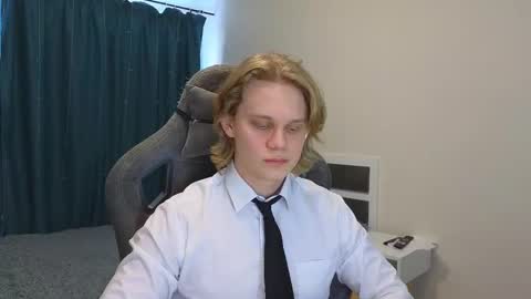 Snapshot of meow_mickey chatting on 02/11/25, 08:26 Mickey online show from 02/11/25, 08:26