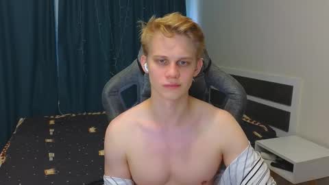 Snapshot of meow_mickey chatting on 11/05/25, 09:20 Mickey online show from 11/05/25, 09:20