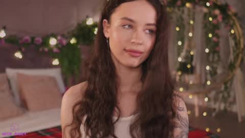 Snapshot of meow_nancy chatting on 01/25/25, 05:18 Heeyyooo Im Nans Subscribe to me I will be glad online show from 01/25/25, 05:18