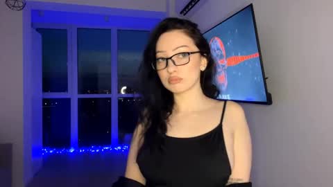 MeowAlika online show from 05/05/26, 05:43