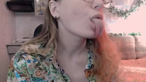 Snapshot of meowcr chatting on 10/03/25, 05:26 meowcr online show from 10/03/25, 05:26