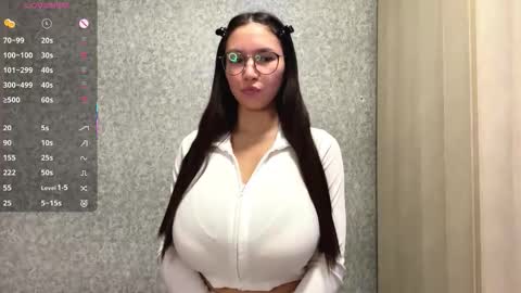 Snapshot of meowgirlye chatting on 02/02/26, 09:08 Mona online show from 02/02/26, 09:08