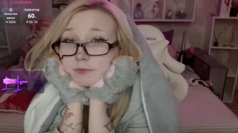 MeowkaKitty online show from 02/05/26, 02:05