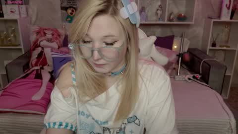 MeowkaKitty online show from 02/15/26, 02:08