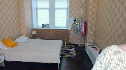 Julie online show from 10/26/25, 09:15