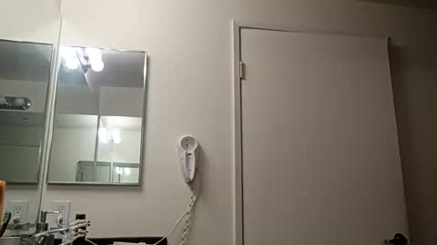 meowzers777 online show from 11/20/25, 07:24