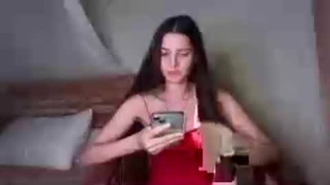 Snapshot of meralynn chatting on 07/14/26, 01:06 LEVA online show from 07/14/26, 01:06
