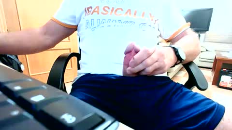 merce1972 online show from 10/25/25, 09:31