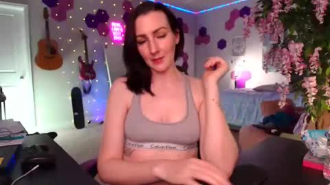 Meredith Bae online show from 04/14/26, 01:22