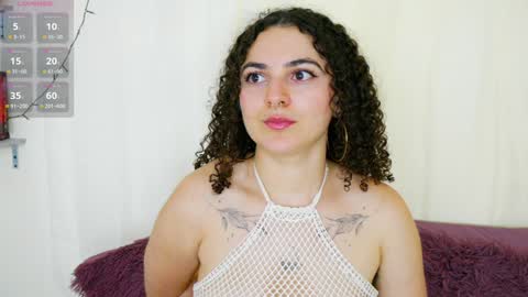 Snapshot of merida_bell18 chatting on 02/07/25, 02:19 Merida Bell online show from 02/07/25, 02:19