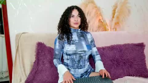 Merida Bell online show from 06/03/26, 08:25