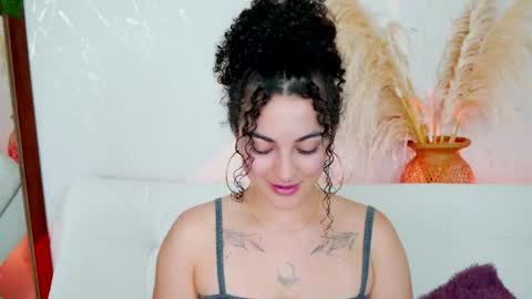 Snapshot of merida_bell18 chatting on 06/09/26, 10:43 Merida Bell online show from 06/09/26, 10:43