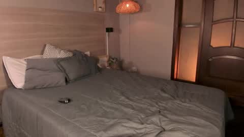 Merida  online show from 09/10/25, 01:22