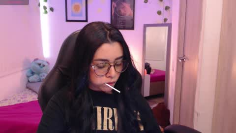 Snapshot of merilynwhithe_ chatting on 10/07/25, 07:11 Merilyn online show from 10/07/25, 07:11