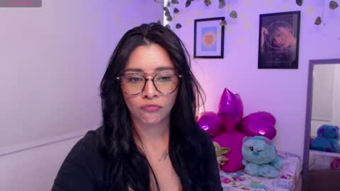 Snapshot of merilynwhithe_ chatting on 10/11/25, 08:51 Merilyn online show from 10/11/25, 08:51