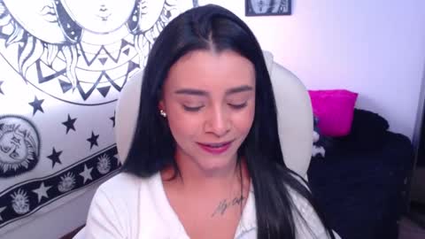 Snapshot of merilynwhithe_ chatting on 10/31/25, 09:05 Merilyn online show from 10/31/25, 09:05