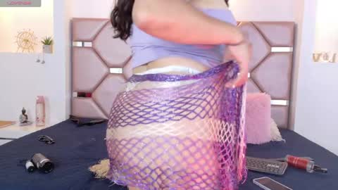 Snapshot of merlia_02 chatting on 04/11/26, 02:43 Merlia online show from 04/11/26, 02:43