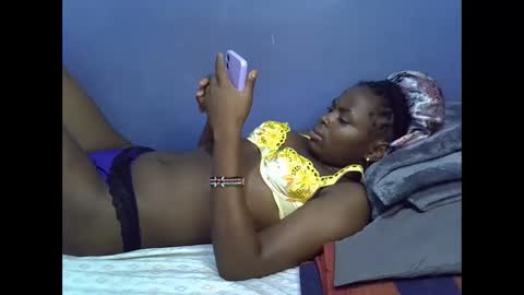 merlin_queen online show from 11/17/25, 07:19