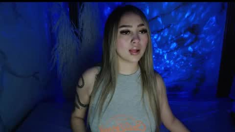 Snapshot of merloth_sub chatting on 01/21/25, 03:04 Merloth online show from 01/21/25, 03:04