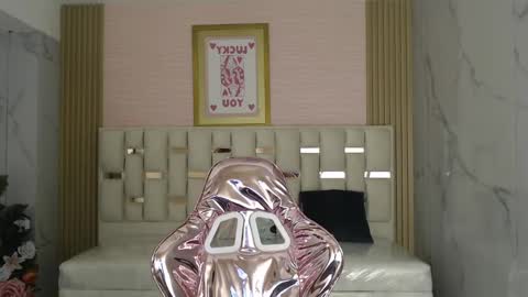 Snapshot of merloth_sub chatting on 02/18/25, 03:10 Merloth online show from 02/18/25, 03:10