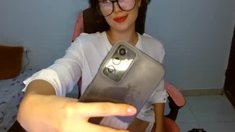 Snapshot of merly_14 chatting on 06/27/26, 04:06 merly_14 online show from 06/27/26, 04:06
