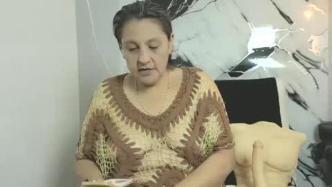 Snapshot of merlyna_goldens chatting on 10/12/25, 12:31 My next birthday is December 11th. online show from 10/12/25, 12:31