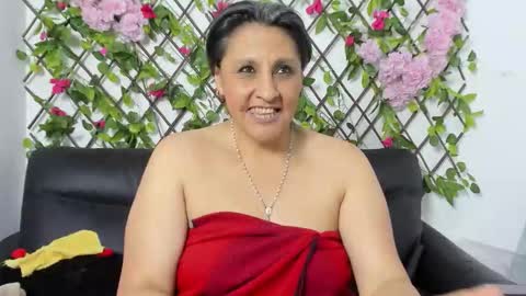 Snapshot of merlyna_goldens chatting on 11/22/25, 12:15 My next birthday is December 11th. online show from 11/22/25, 12:15