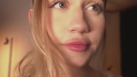 Snapshot of mermaids_ chatting on 01/03/25, 11:12 Lara OFFLINE online show from 01/03/25, 11:12