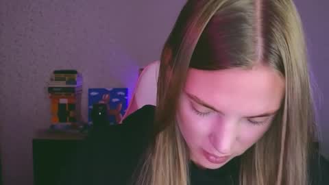 Snapshot of merry_dancers_ chatting on 11/18/25, 04:22 Susan online show from 11/18/25, 04:22