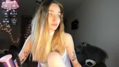 Sara online show from 09/30/25, 03:39