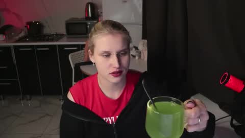 Snapshot of mertyxxx chatting on 02/21/26, 10:22 Merty online show from 02/21/26, 10:22