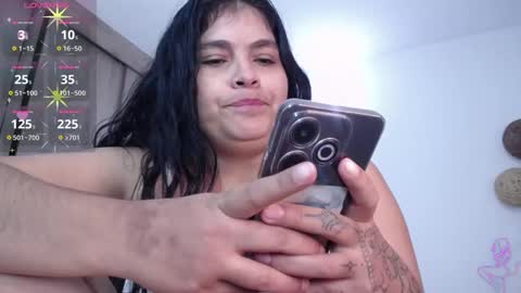 Snapshot of merylintiwg01 chatting on 01/19/25, 01:43 M online show from 01/19/25, 01:43