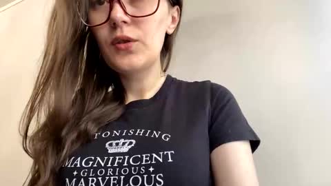 Snapshot of mesmerizing_hypn0_goddess chatting on 10/09/25, 08:34 Jessica online show from 10/09/25, 08:34