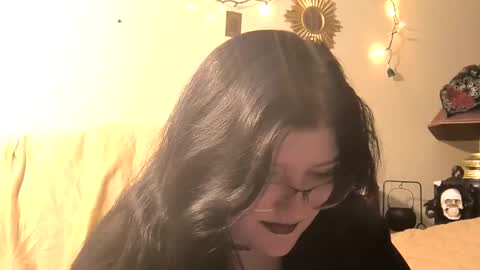 Lia online show from 09/11/25, 10:48