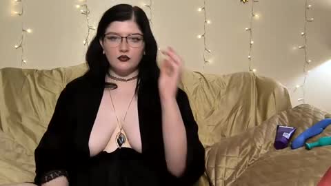 Lia online show from 10/21/25, 01:45