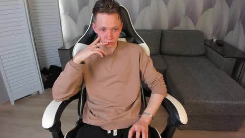 Snapshot of meverik_oushen chatting on 03/31/26, 01:44 MEVERIK OUSHEN online show from 03/31/26, 01:44