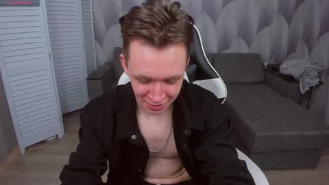 Snapshot of meverik_oushen chatting on 04/06/26, 01:23 MEVERIK OUSHEN online show from 04/06/26, 01:23