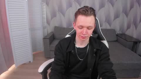 Snapshot of meverik_oushen chatting on 04/11/26, 12:53 MEVERIK OUSHEN online show from 04/11/26, 12:53