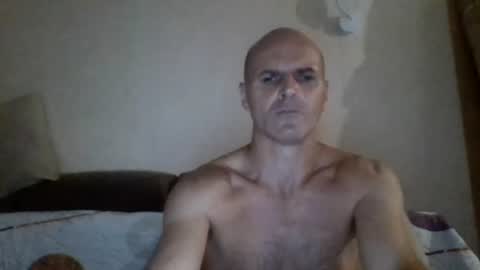 Snapshot of mi_83 chatting on 08/01/26, 08:41 mi_83 online show from 08/01/26, 08:41