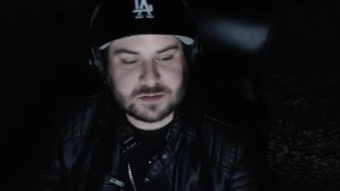 Snapshot of mi_vida21 chatting on 10/24/25, 04:47 just ask online show from 10/24/25, 04:47