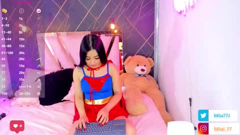 Mia online show from 10/31/25, 08:32