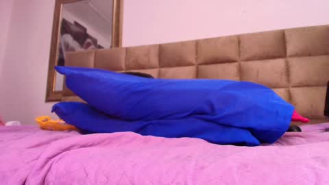 Emi online show from 02/04/25, 01:23